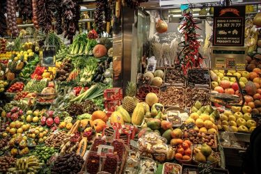 A kiskereskedelmi élelmiszerpiacon a vendéglátás kiesésével megjelenik az a fizetőképes kereslet, amelyik korábban megengedte magának az éttermi étkezést