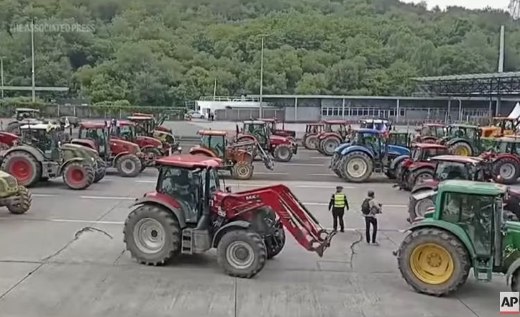 határblokád traktor