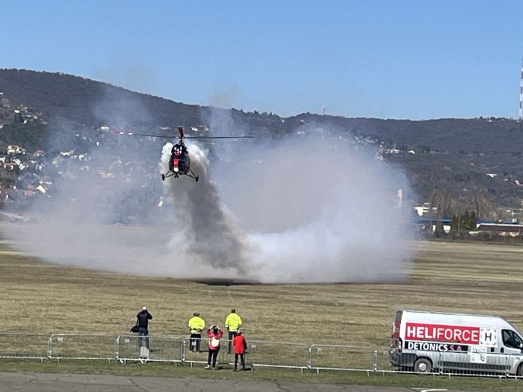Mi-2 helikopter