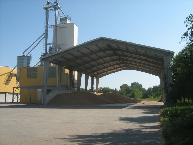 előtároló