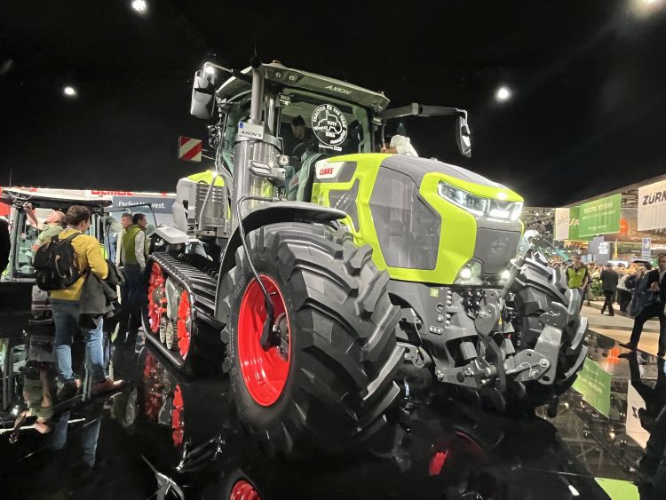CLAAS Axion
