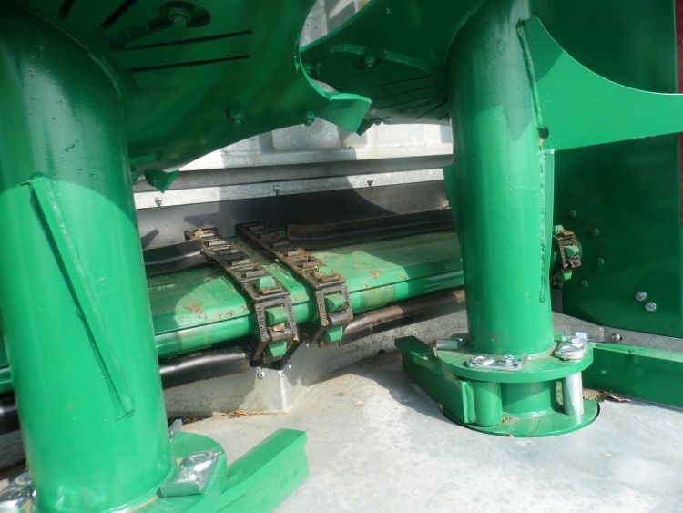  A lehordószerkezet hevederes, láncos, kaparóléces kialakítása