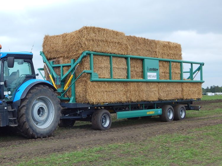 bálaszállító pótkocsi