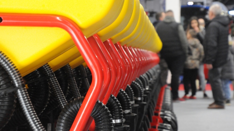 Több traktor, vető- és öntözőgép – éledezik a mezőgéppiac!