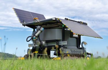 Napelemmel működő autonóm agrárrobot precíziós mezőgazdasági környezetben