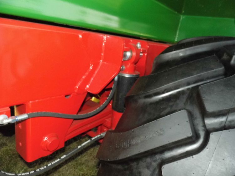 Hidropneumatikus és laprugós megoldás