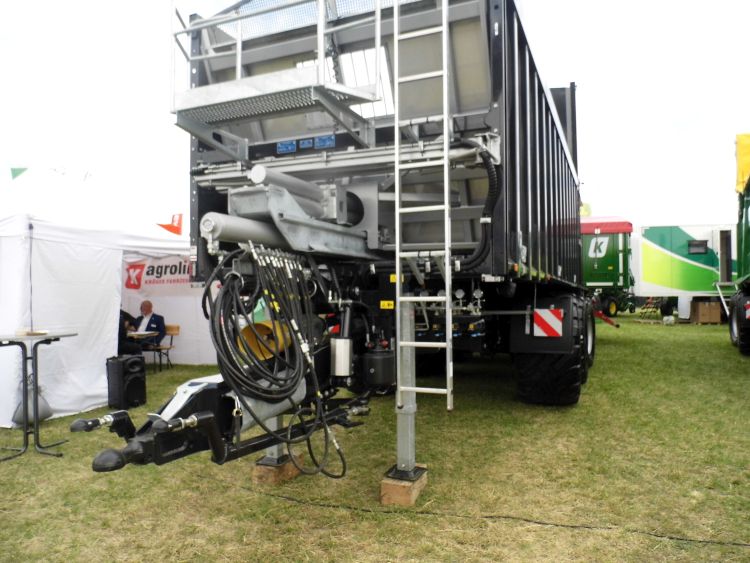 Letolólapos pótkocsi