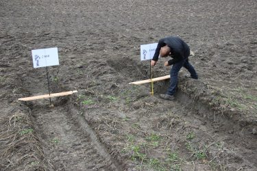 Traktor gumiabroncsnyomás mezőgazdasági használatban