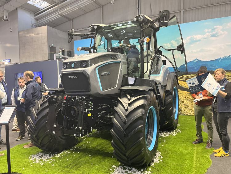 TADUS elektromos traktor új rendszerlogikával és decentralizált hajtással.
