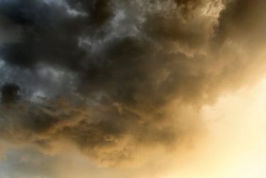 Sötét viharfelhők Andalúzia felett