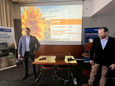 két előadó a BASF szakmai napján
