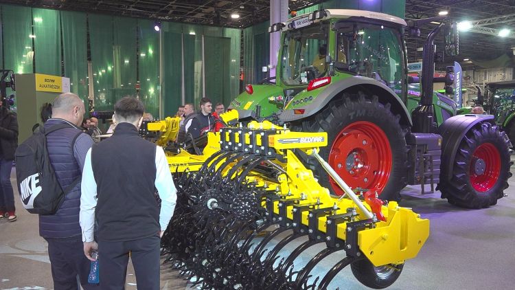 Mindent egy helyen: FENDT traktor, BEDNAR munkagéppel
