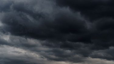 Viharos esőfelhők Portugália felett.