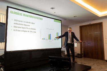 Harsányi Zsolt ügyvezető-tulajdonos; AXIÁL Kft.