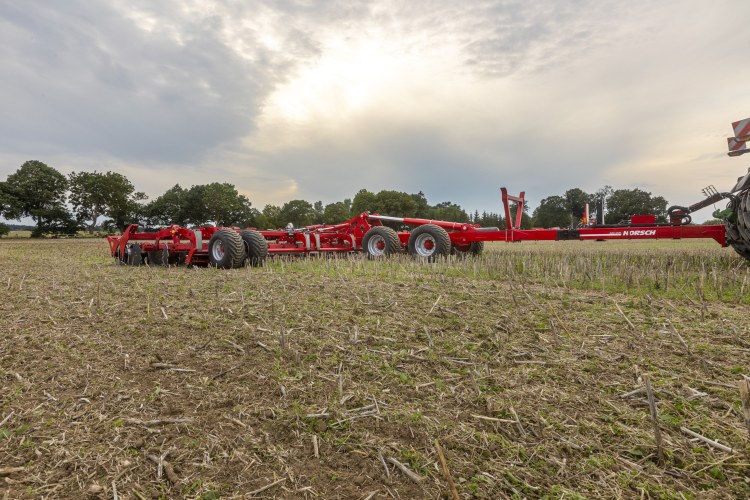 Joker 12 RT: ultrasekély tarlóhántás